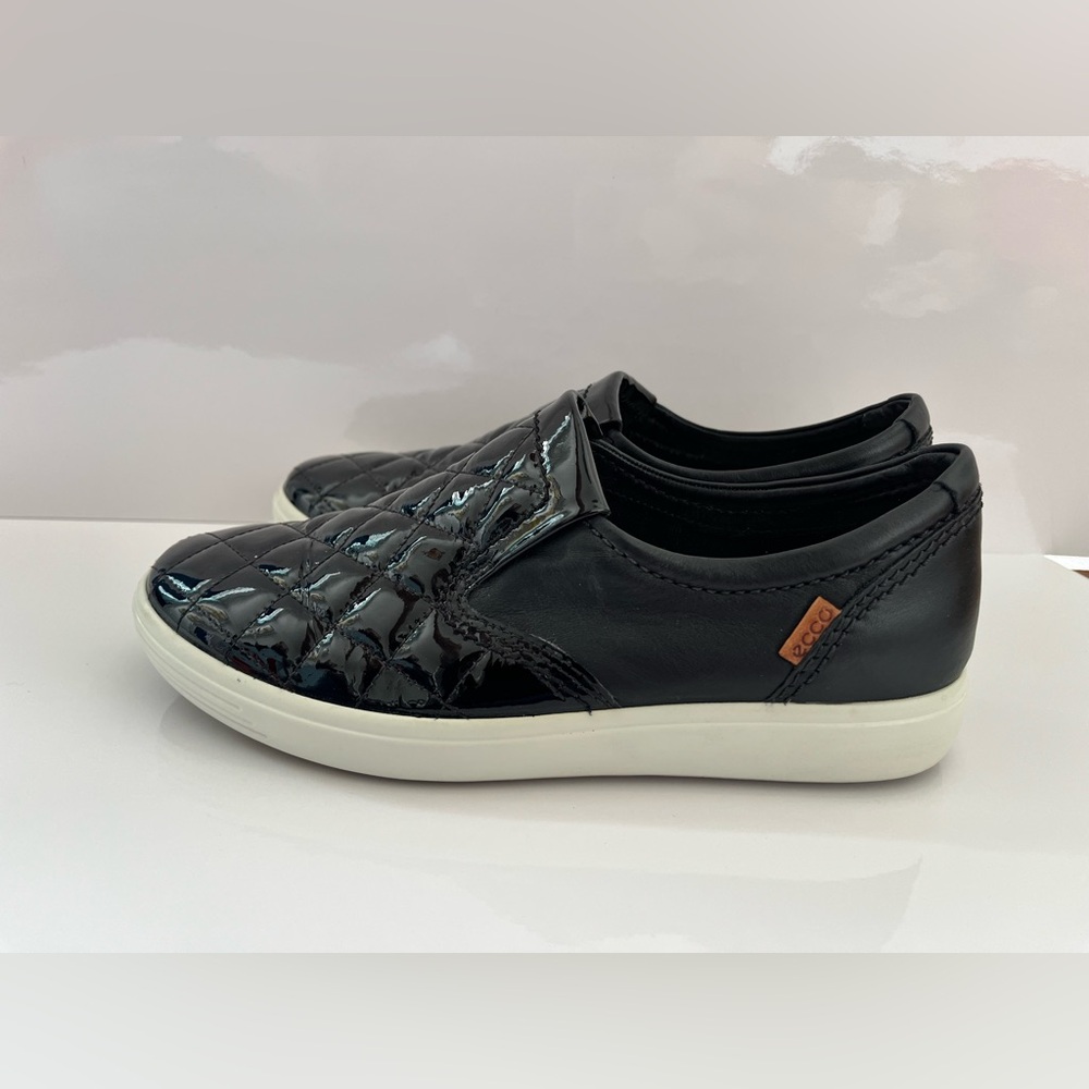 Ecco Black Patent Quilted Slip-On Shoes